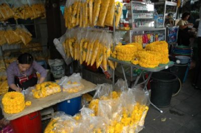 COMERCIO - MOSTRADOR IMPROVISADO